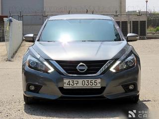 Nissan altima