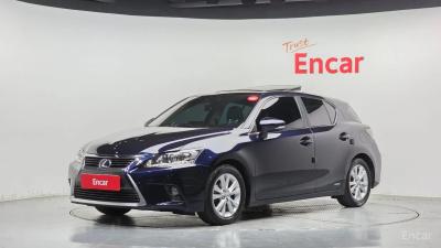Lexus CT200h