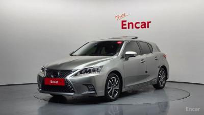 Lexus CT200h