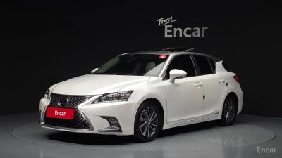 Lexus CT200h