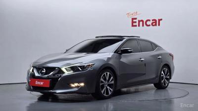 Nissan Maxima