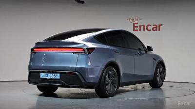 Tesla model-y