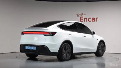 Tesla model-y