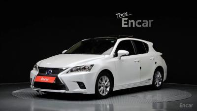 Lexus CT200h