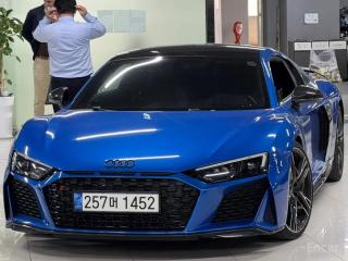 Audi R8