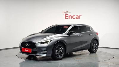 Infiniti Q30