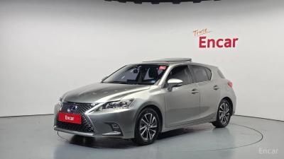 Lexus CT200h