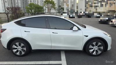 Tesla model-y