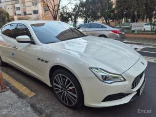 Maserati Quattroporte