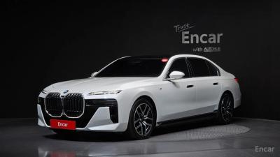 BMW i7