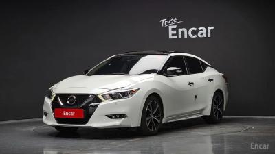 Nissan Maxima