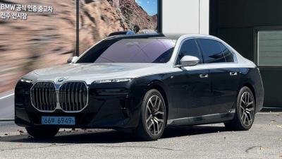 Bmw i7
