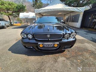 Jaguar XJR