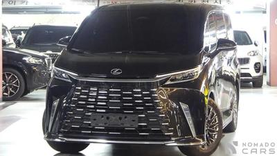 Lexus LM