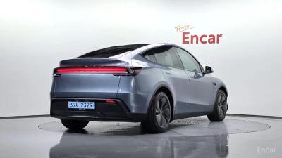 Tesla model-y