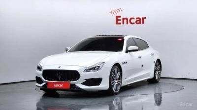 Maserati Quattroporte