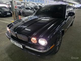 Jaguar XJ-8
