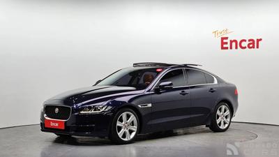 Jaguar XE