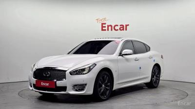 Infiniti Q70