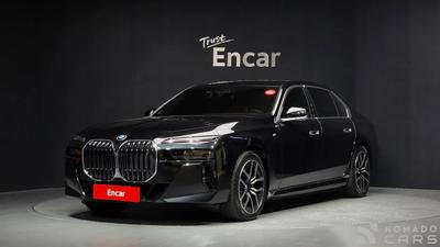 BMW i7