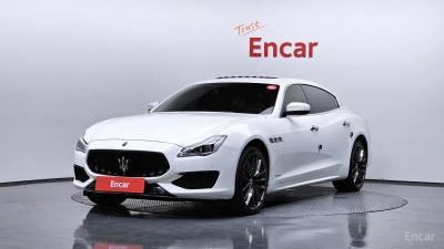 Maserati Quattroporte