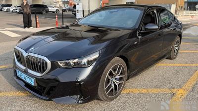 BMW i5