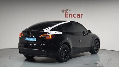 Tesla model-y