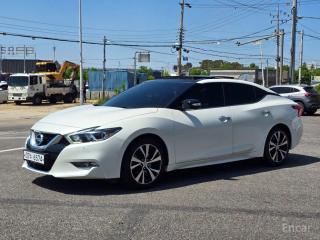 Nissan Maxima