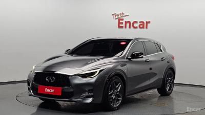Infiniti Q30
