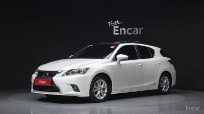 Lexus CT200h
