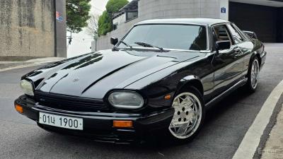 Jaguar XJR