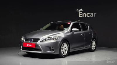 Lexus CT200h