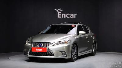 Lexus CT200h