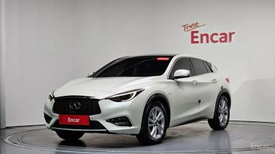 Infiniti Q30