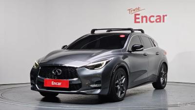 Infiniti Q30