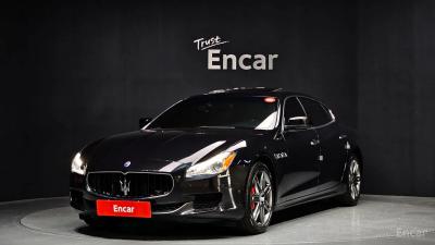 Maserati Quattroporte