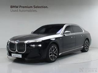 BMW i7