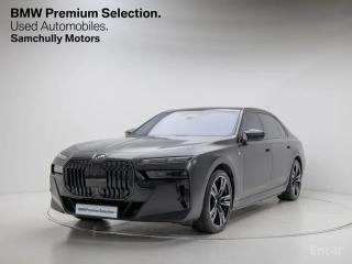 BMW i7