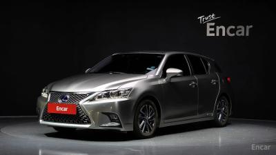 Lexus CT200h
