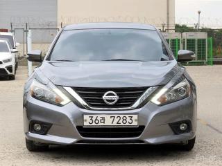 Nissan altima