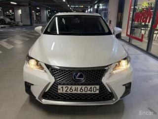 Lexus CT200h
