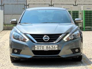 Nissan altima