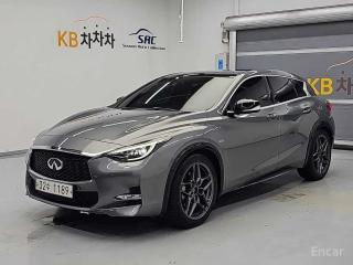 Infiniti Q30