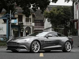 Aston-martin vanquish