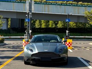 Aston-martin db11
