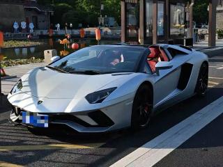 Lamborghini supercar