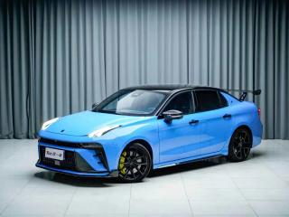 Lynk&co 03