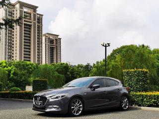 Mazda axela