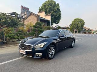Infiniti Q70