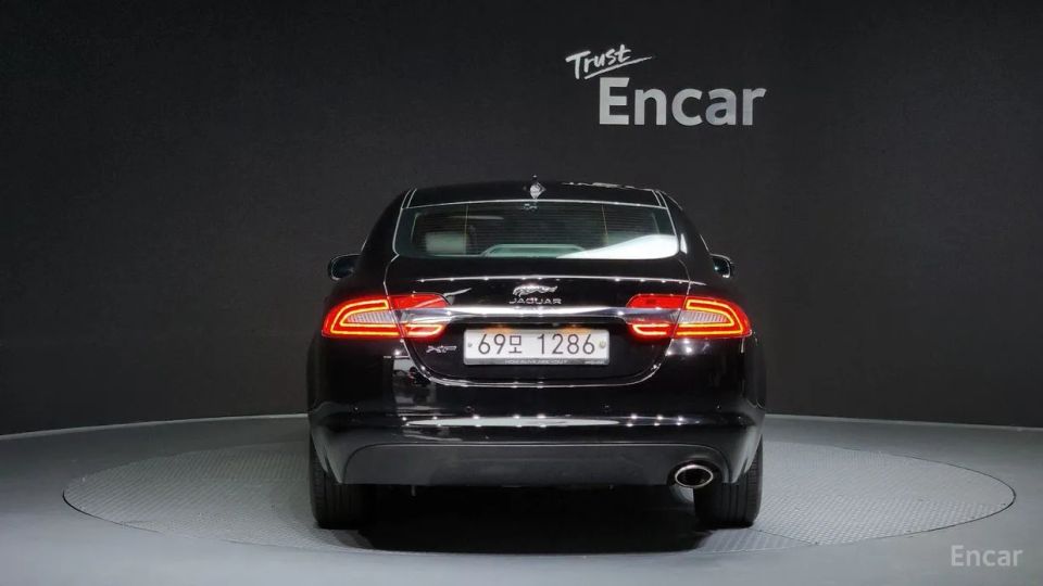Jaguar xf